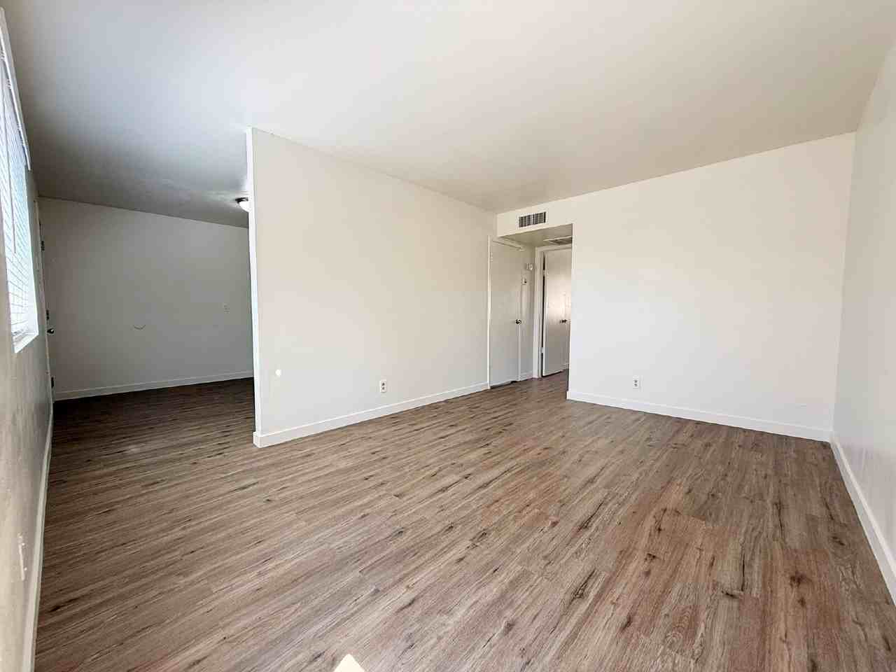 5918 West Alice Avenue - Photo 6 of 14