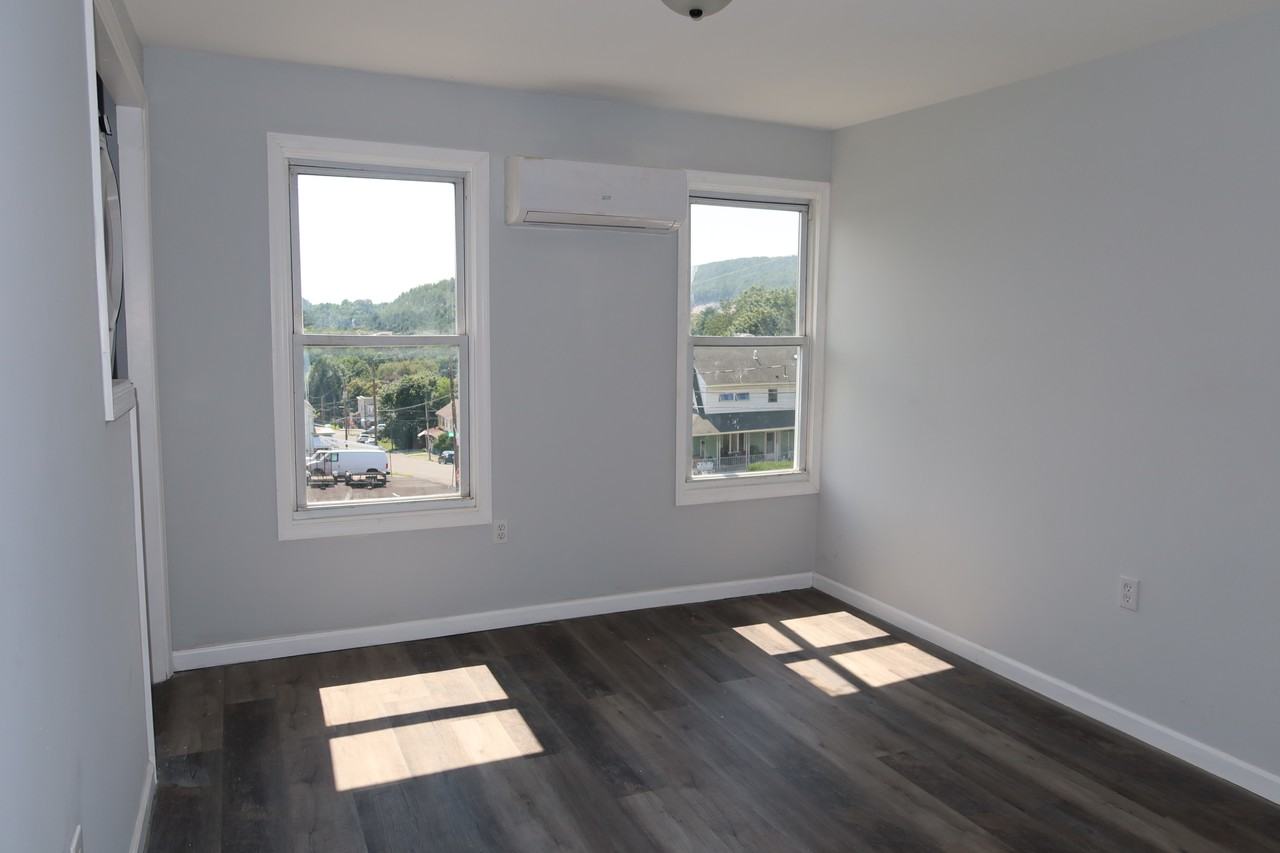 16 E Ridge St #2 - Photo 3 of 13