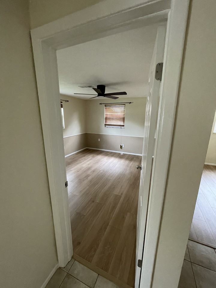 7040 Brentwood Dr #NA - Photo 7 of 17