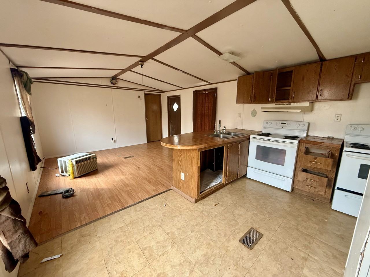 2081 Oakshire Rd #47 - Photo 3 of 10
