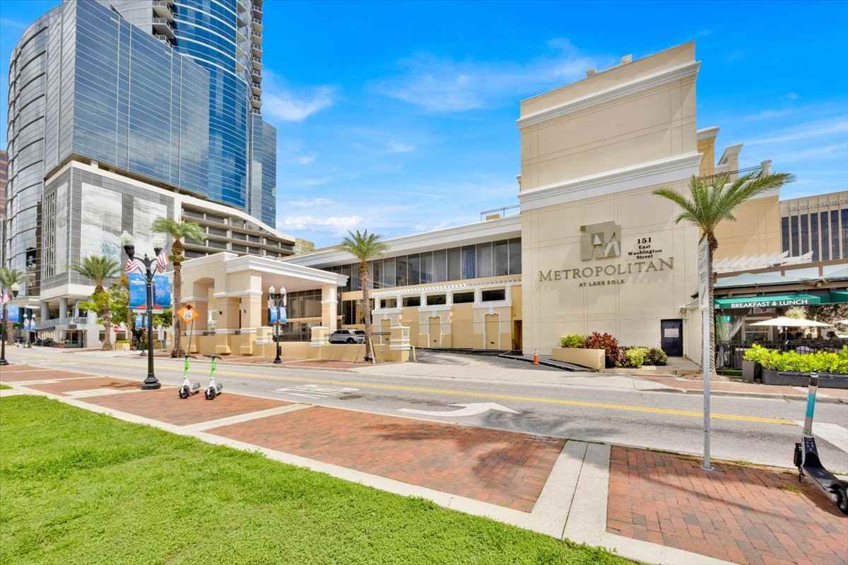 151 E Washington St #507