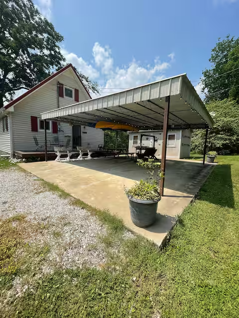 165 Lakeside Dr - Photo 2 of 14