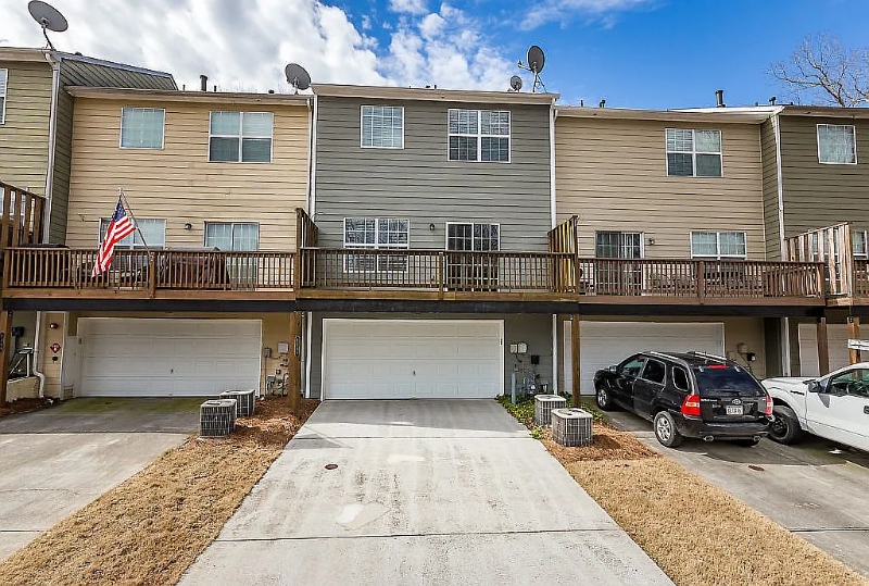 1311 Rocking Chair Ct - Photo 3 of 17