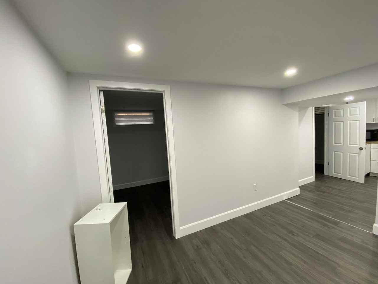 1728 Holley Cres - Photo 3 of 10