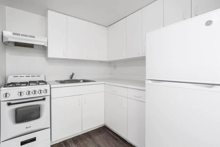 77 Fulton Street - Photo 4 of 5