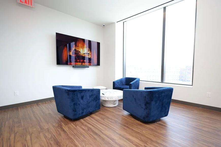 87 Commercial St - Photo 5 of 10