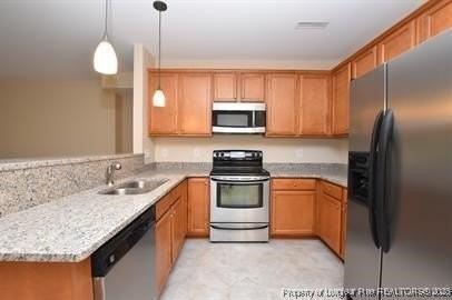 1611 Bluffside Dr - Photo 3 of 16