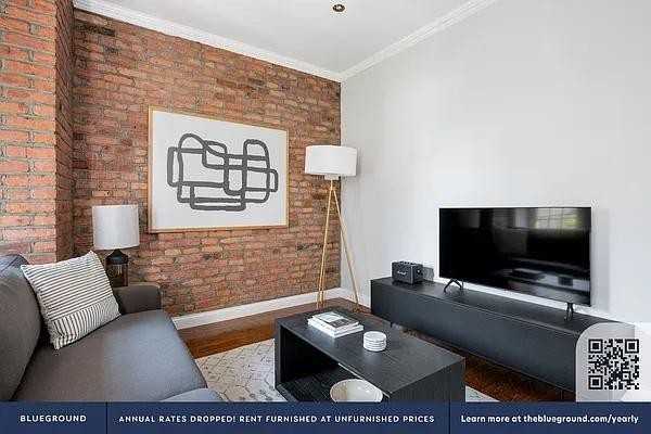 232 Elizabeth Street - Photo 3 of 10