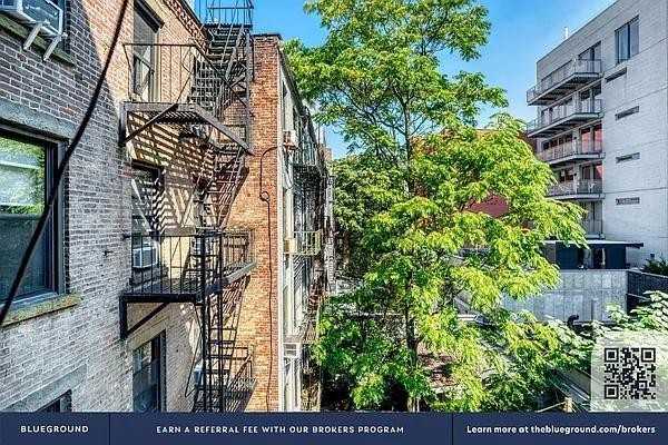 232 Elizabeth Street - Photo 4 of 10