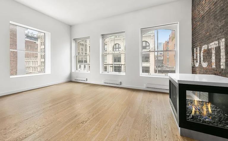 496 Broadway - Photo 4 of 10