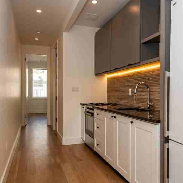87 Montrose Avenue #4--L