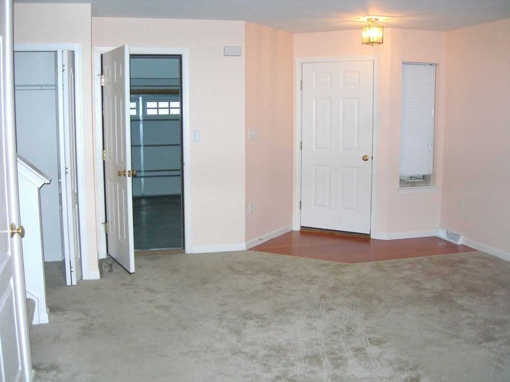 15 Rebecca Dr - Photo 2 of 9