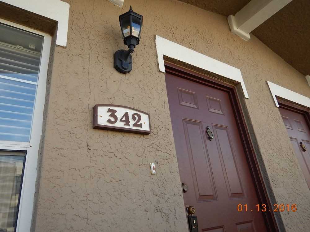 342 E Ashley St - Photo 3 of 29