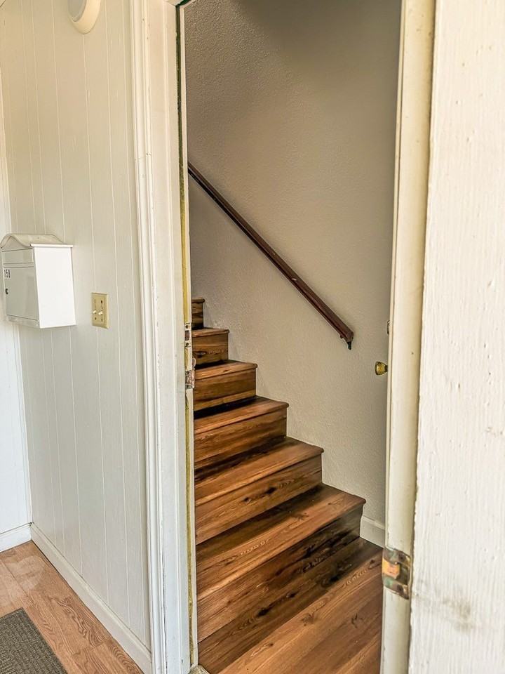 158 N Ocean Ave - Photo 4 of 35