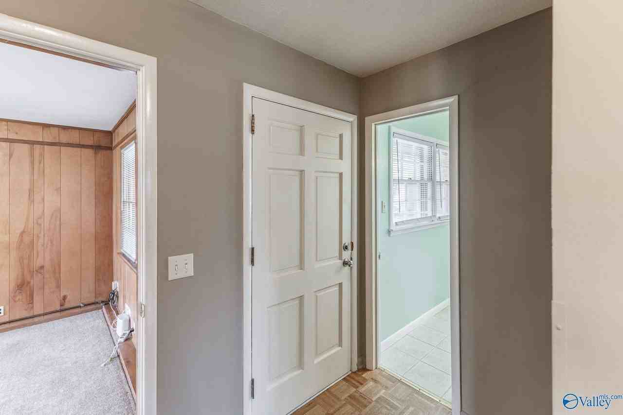 904 Chatterson Rd Se - Photo 5 of 34