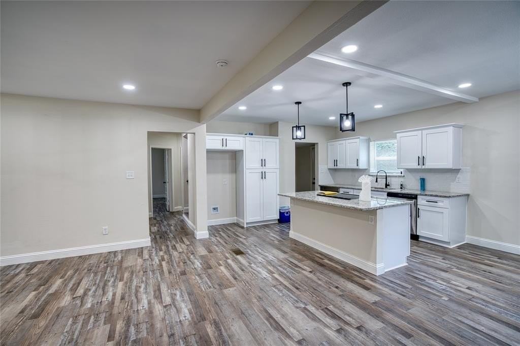 1408 W Main St - Photo 3 of 33