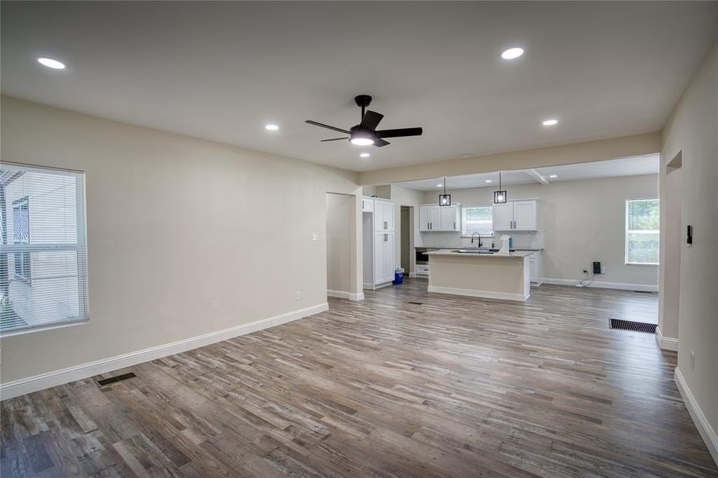 1408 W Main St - Photo 4 of 33