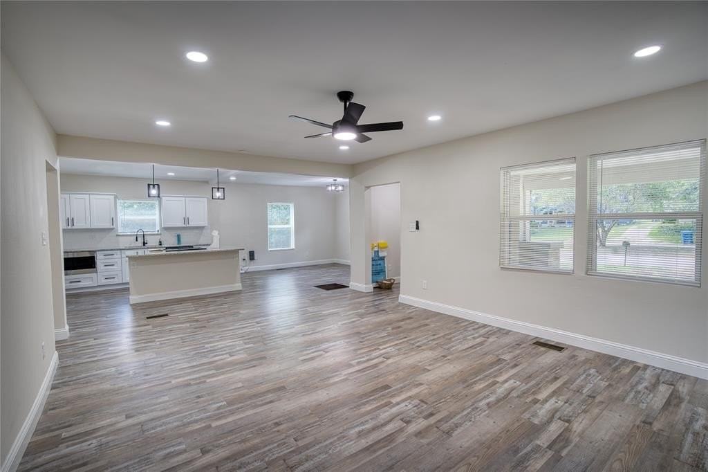 1408 W Main St - Photo 5 of 33