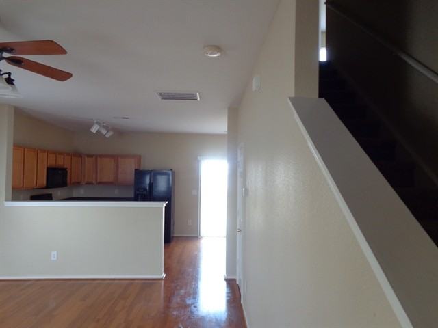 902 Willow Wind Dr - Photo 3 of 12
