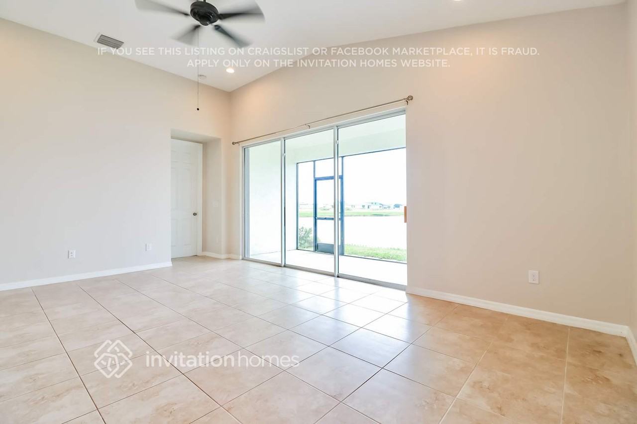 34196 Astoria Cir - Photo 2 of 18
