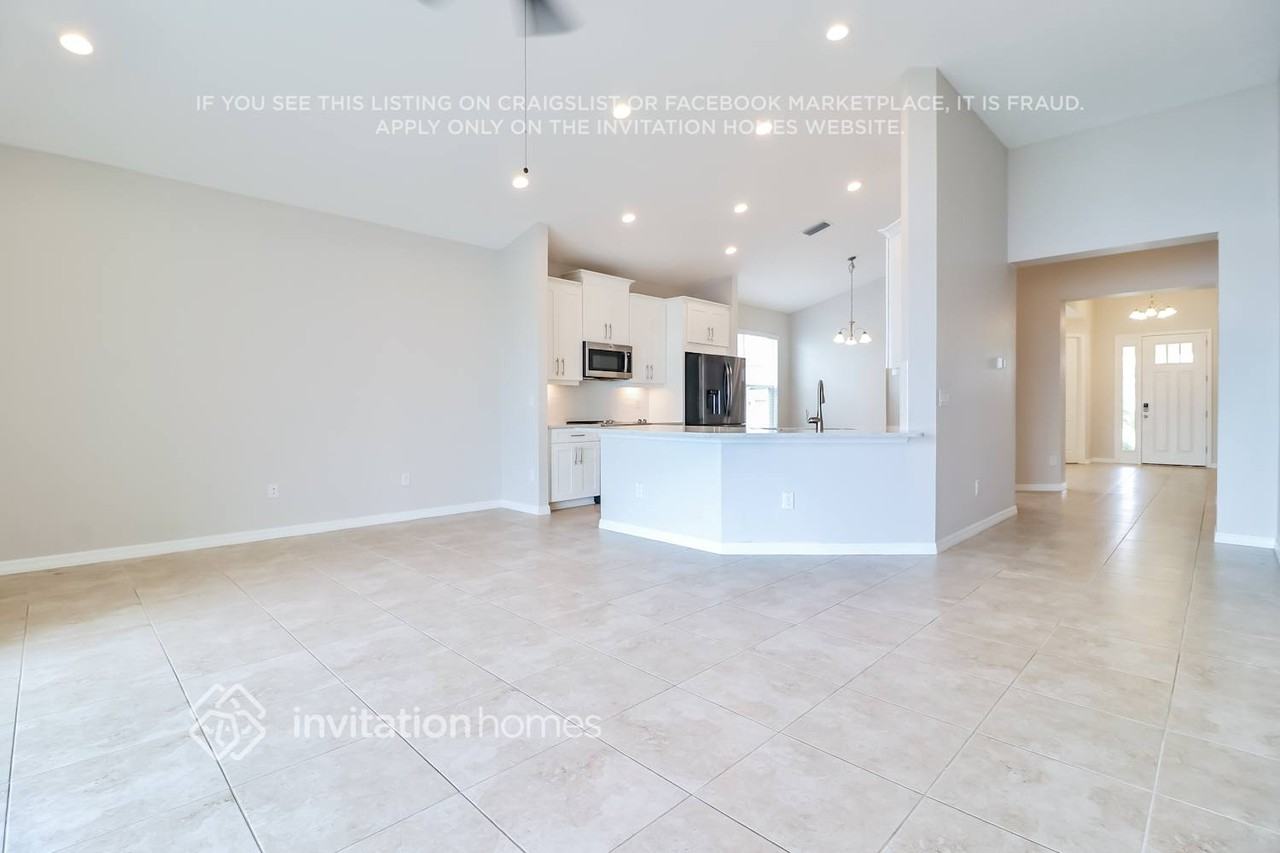 34196 Astoria Cir - Photo 5 of 18