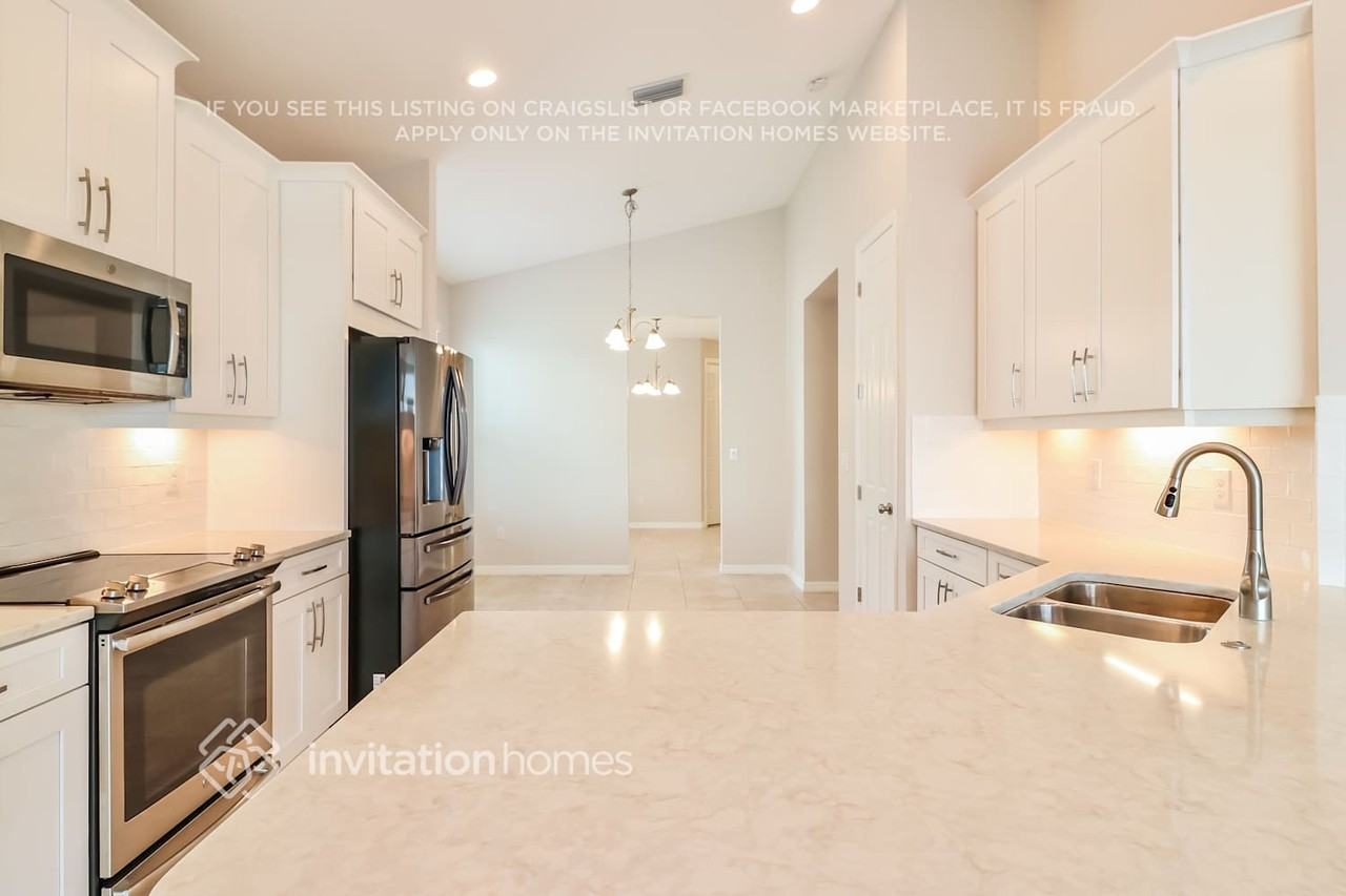 34196 Astoria Cir - Photo 6 of 18