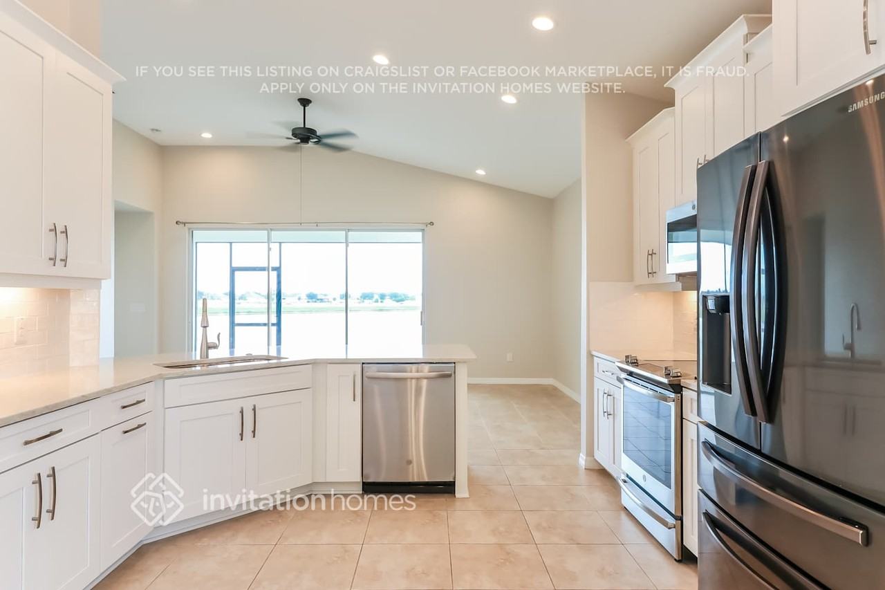 34196 Astoria Cir - Photo 7 of 18