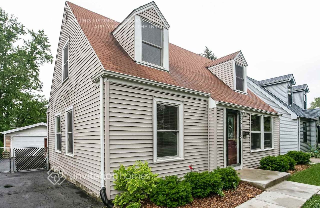 2517 Scott St - Photo 2 of 20