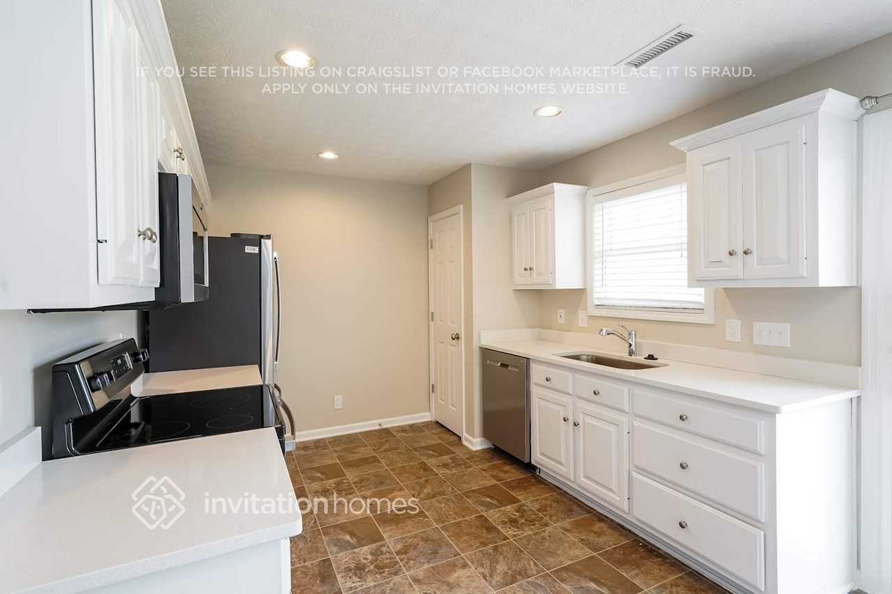 316 Brandywine Ln - Photo 4 of 16