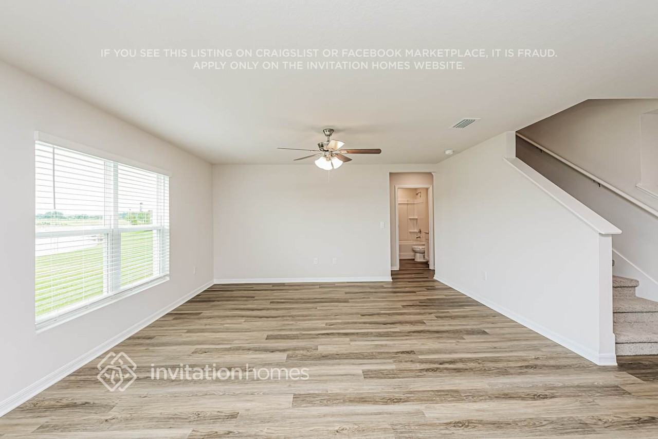 11126 40th Ave E - Photo 5 of 18