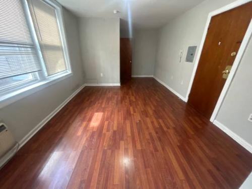 721 Van Buren Ave - Photo 2 of 3