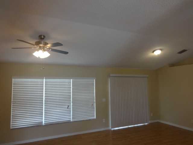 6200 Erik Ct - Photo 3 of 12