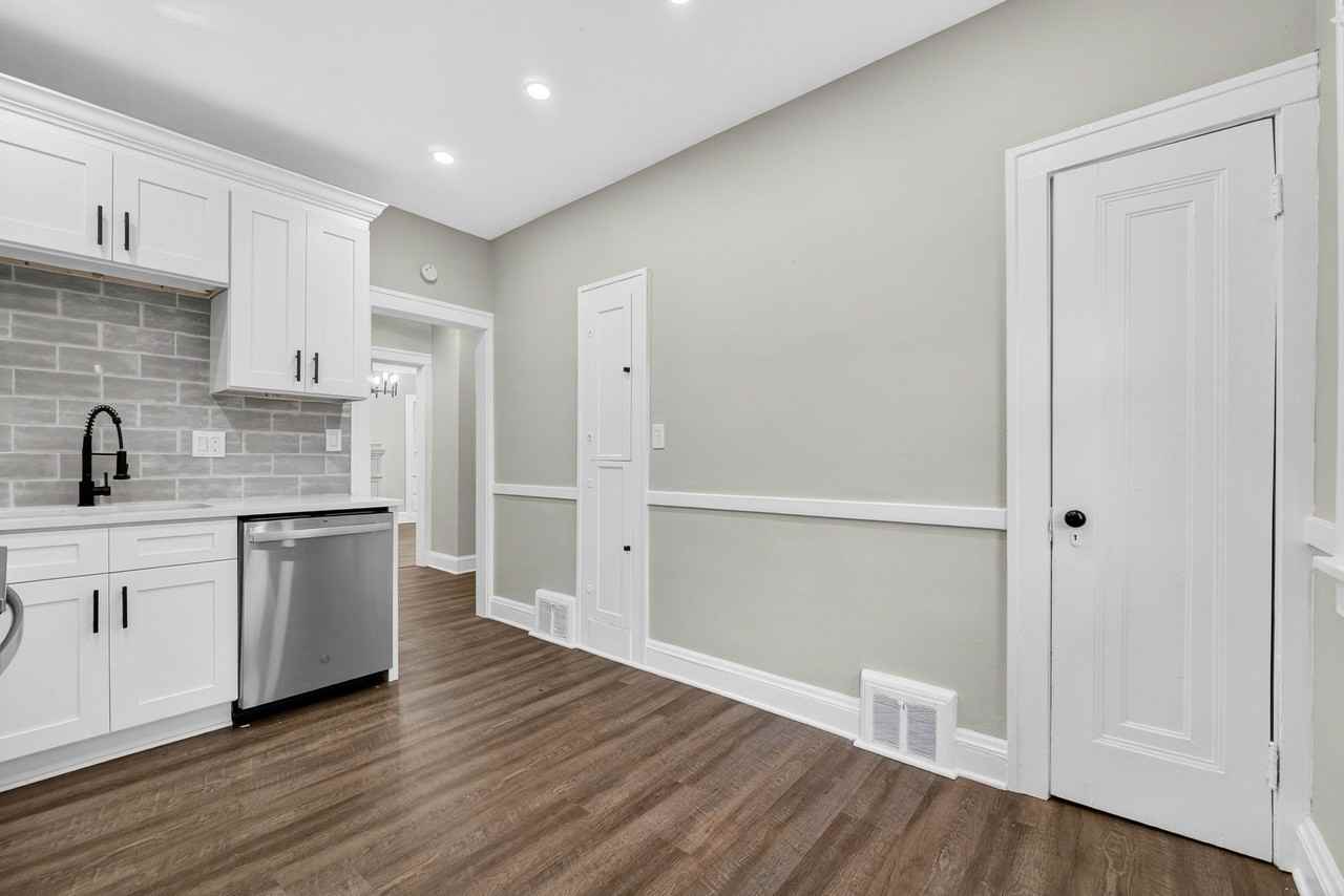 3490 Raymont Blvd - Photo 2 of 50