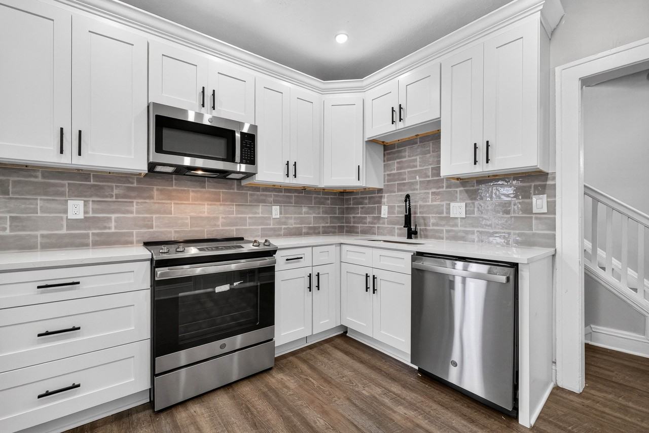 3490 Raymont Blvd - Photo 3 of 50