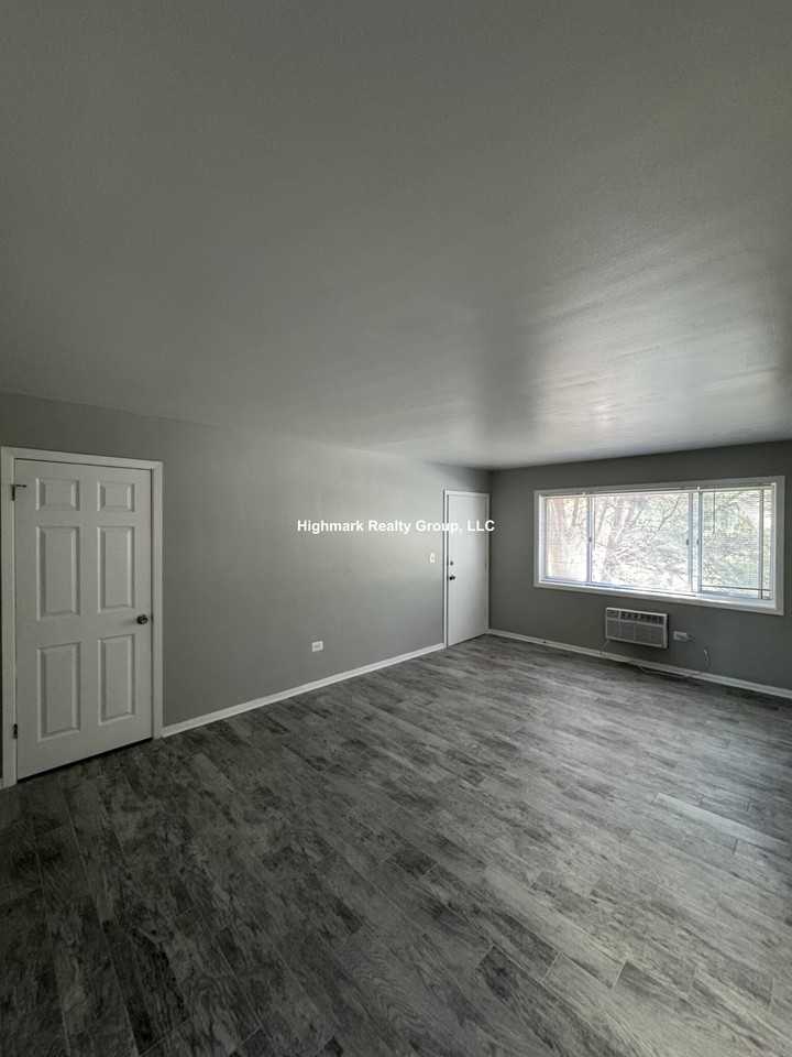 1312 Carol St #1OA - Photo 3 of 13