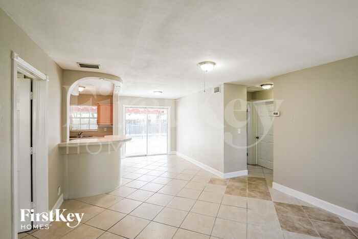 6551 Nw 5th St - Photo 3 of 16