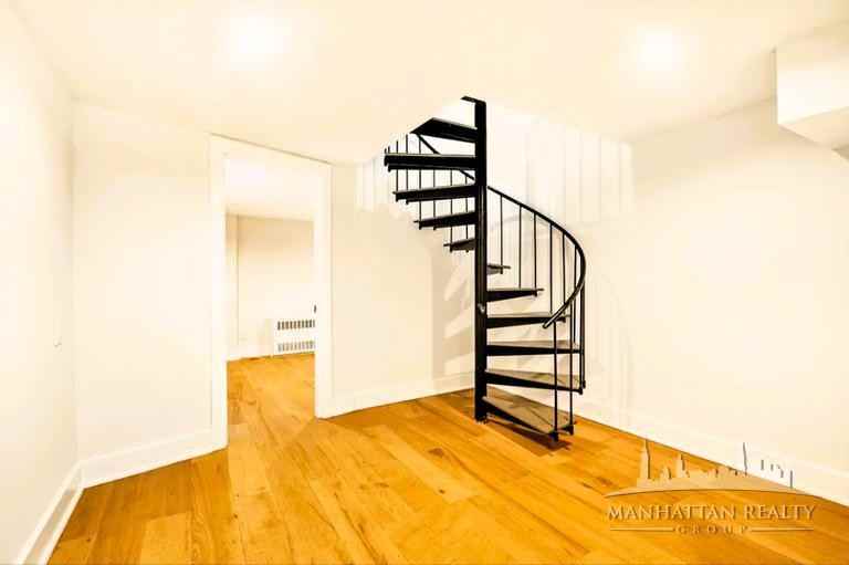 E 25th St #3C - Photo 3 of 6