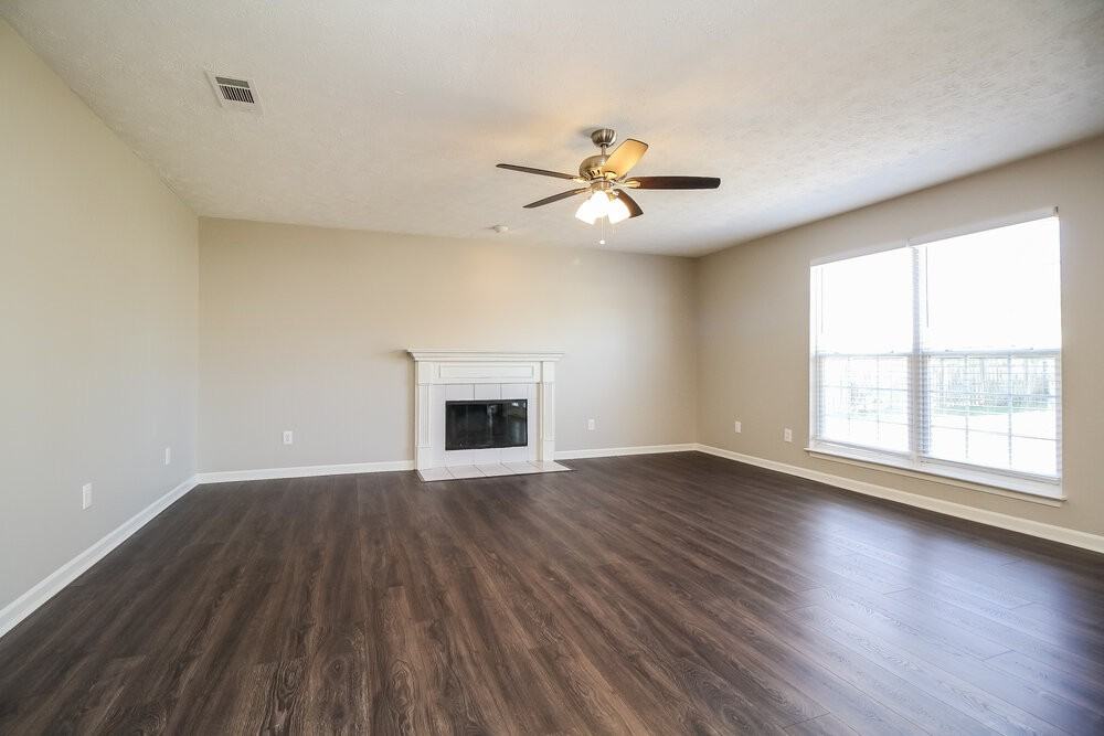 2215 New Port Dr - Photo 4 of 17