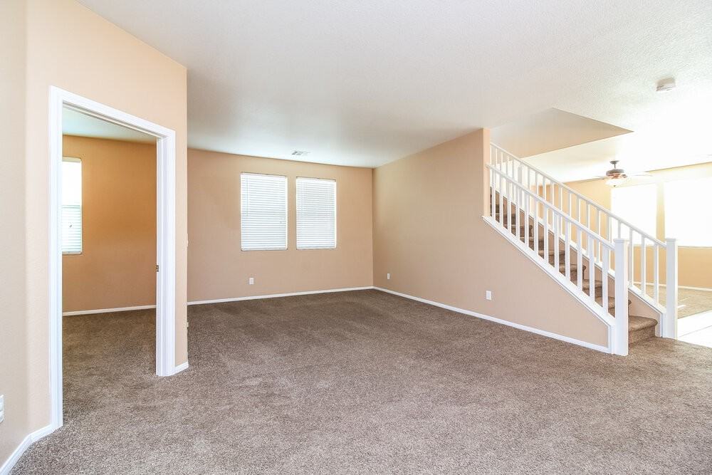3740 Dustin Lee St - Photo 2 of 15