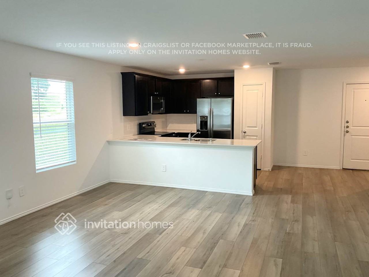 10645 Sewell Cir - Photo 3 of 13