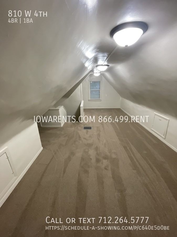 810 W 4th St #1 - Photo 3 of 19