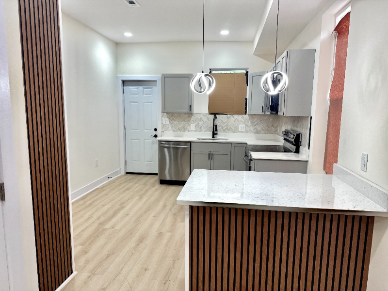 1518 E Lanvale St - Photo 3 of 23