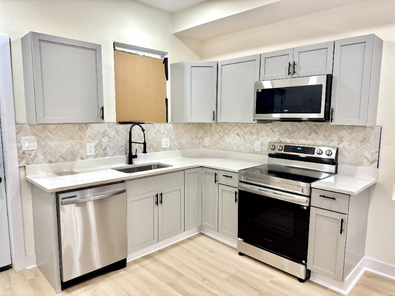 1518 E Lanvale St - Photo 4 of 23