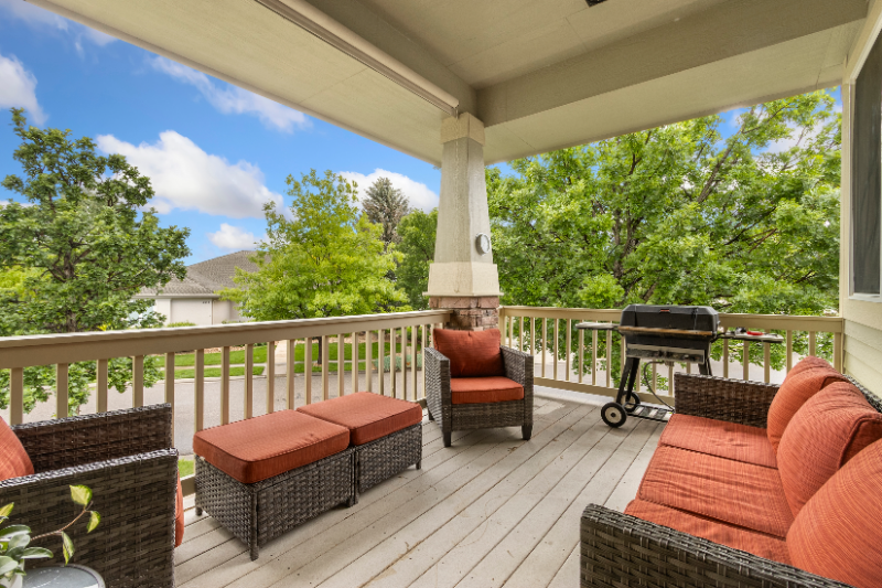 4918 Valley Oak Dr - Photo 3 of 20