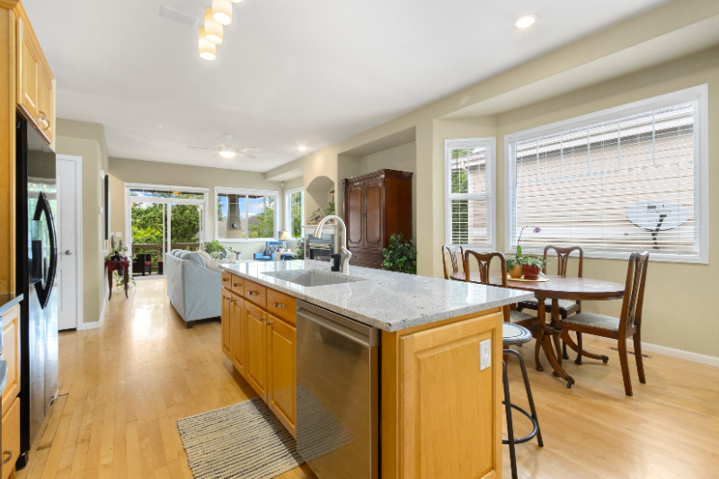 4918 Valley Oak Dr - Photo 5 of 20