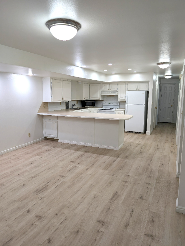 1643 Willowbrook Dr - Photo 3 of 30