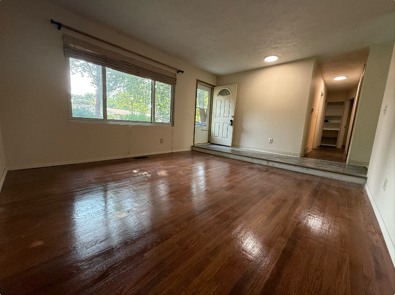 3715 Stratford Ave - Photo 2 of 14