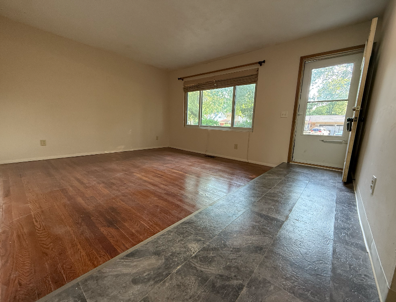 3715 Stratford Ave - Photo 3 of 14