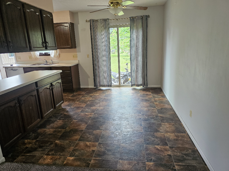 33 Garden Ct Nw #33-1-5 - Photo 3 of 15