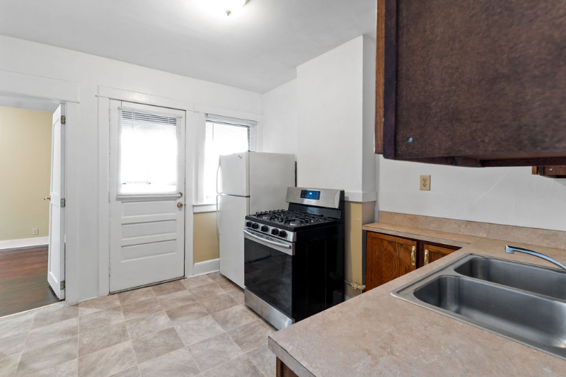 226 Court St #10 - Photo 2 of 8